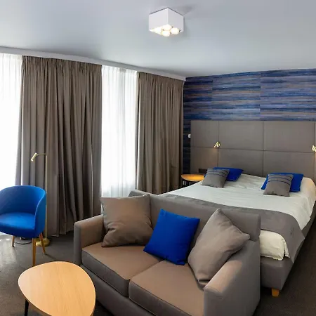 Hotell Les 3 Cles 4*