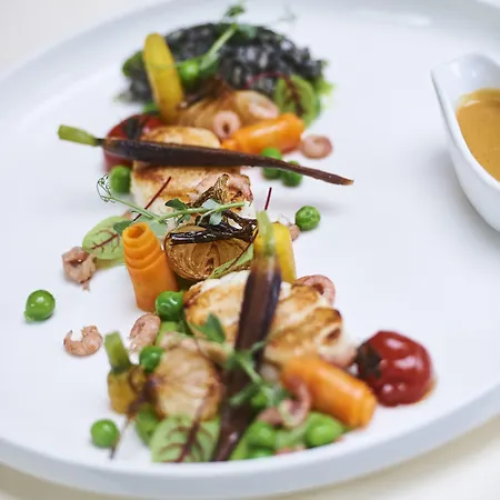 Отель Les 3 Cles 4*