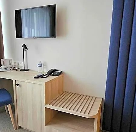 Otel Les 3 Cles 4*