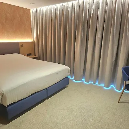 Ξενοδοχείο Les 3 Cles 4*