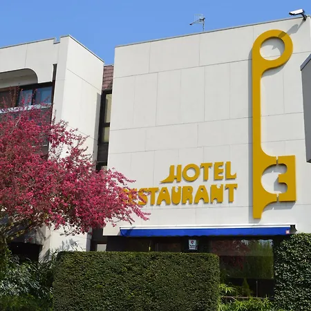 Les 3 Cles Отель 4*