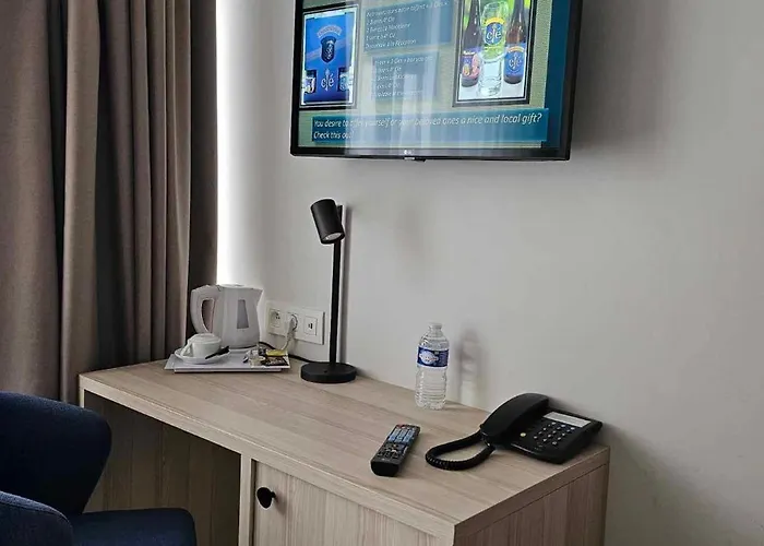 Les 3 Cles Отель