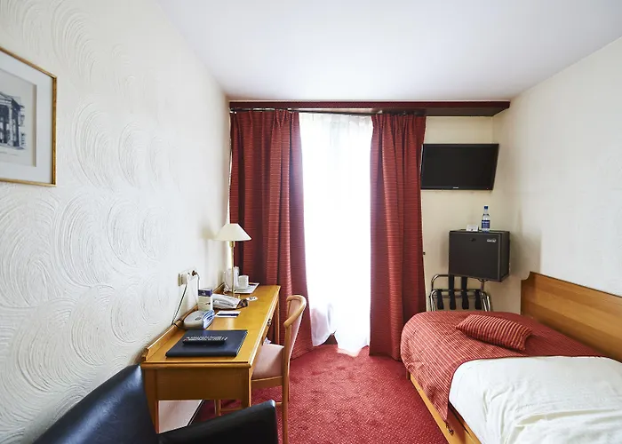 Les 3 Cles Отель 4*