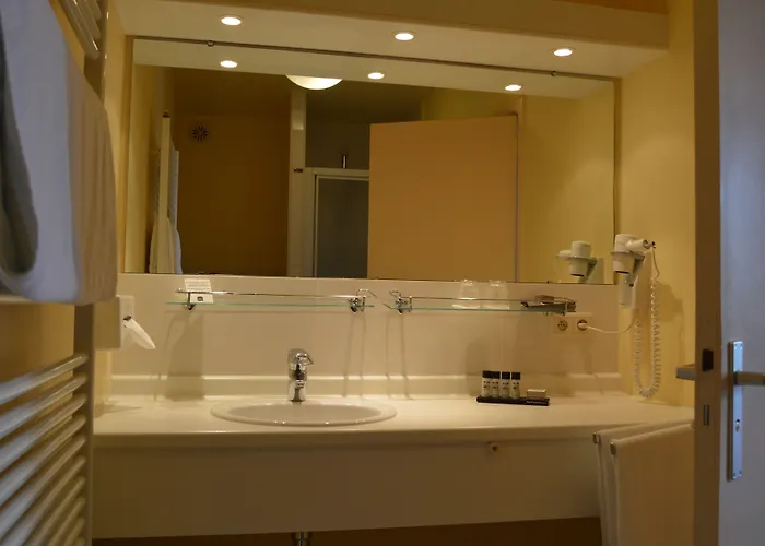 Les 3 Cles Жамблу