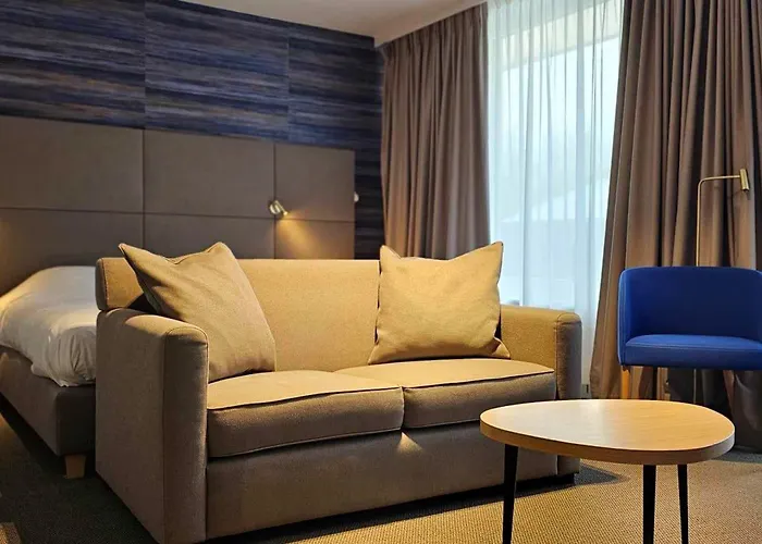 Отель Les 3 Cles 4*