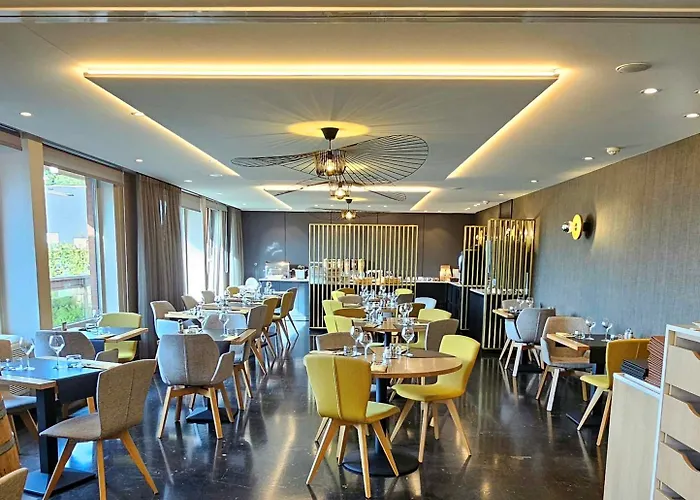 Отель Les 3 Cles 4*